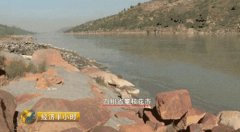 央視調(diào)查長(zhǎng)江水污染:一年7份處罰書沒(méi)擋住非法排污 央視調(diào)查長(zhǎng)江水污染:一年7份處罰書沒(méi)擋住非法排污